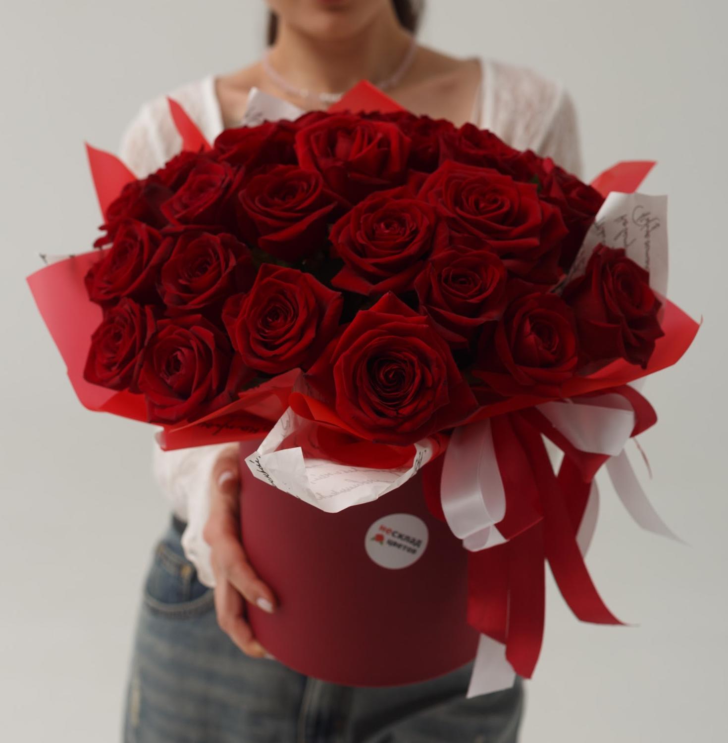 Композиция "25 красных роз в коробке"