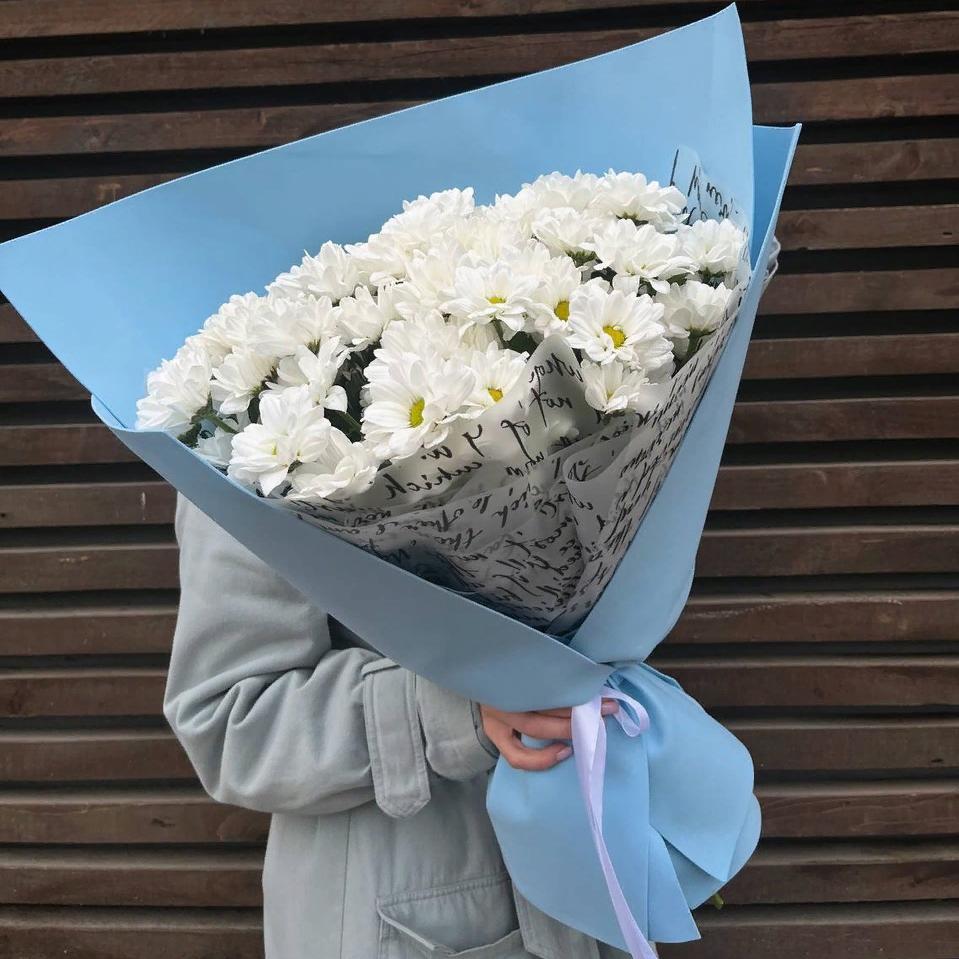 Букет из 11 белых ромашковых хризантем